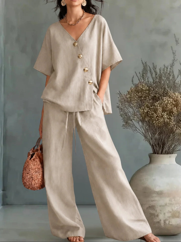 Greta | Completino con Scollo a V e Bottoni