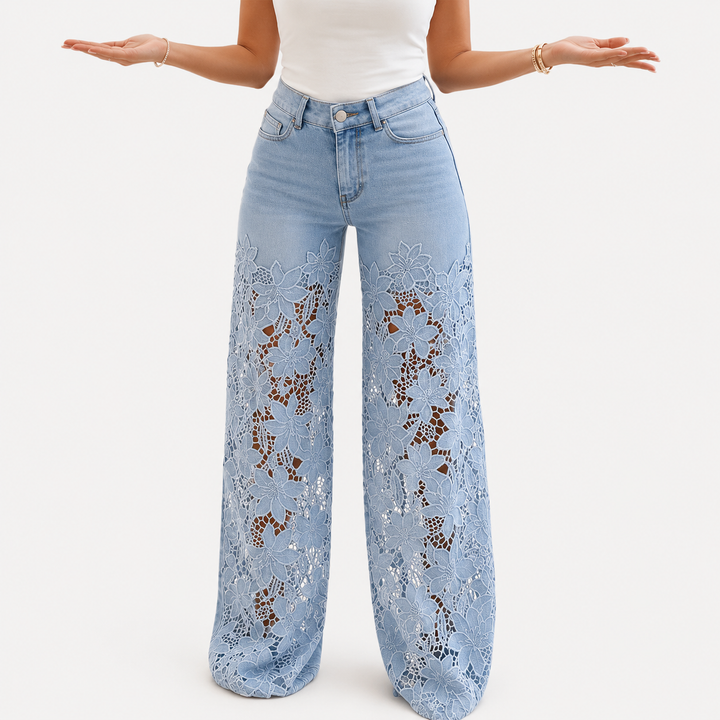 Jeans in denim patchwork con pizzo alla moda