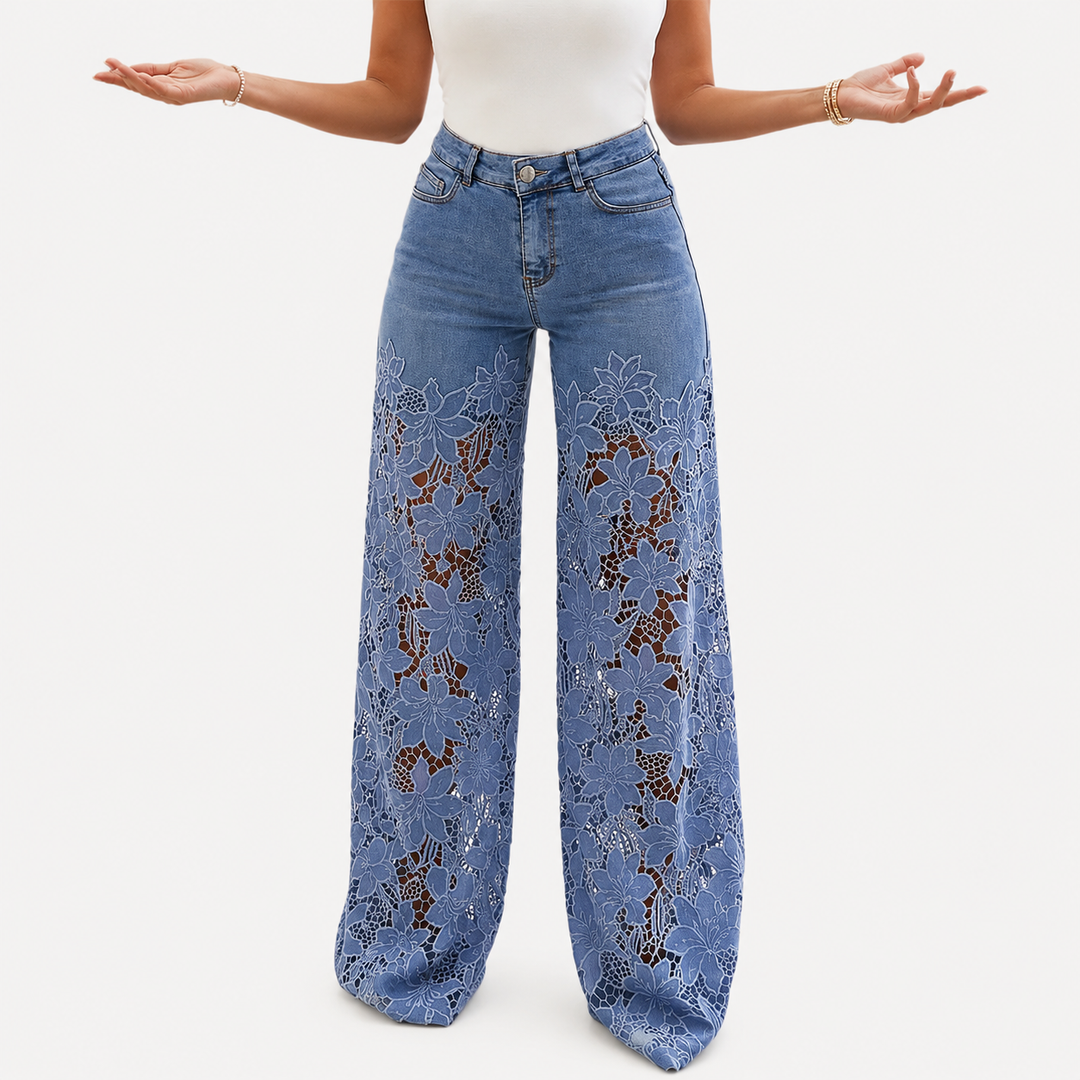 Jeans in denim patchwork con pizzo alla moda